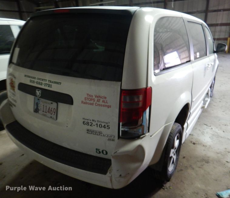 image for item HW9868 2010 Dodge Grand Caravan  van