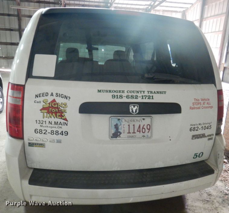 image for item HW9868 2010 Dodge Grand Caravan  van