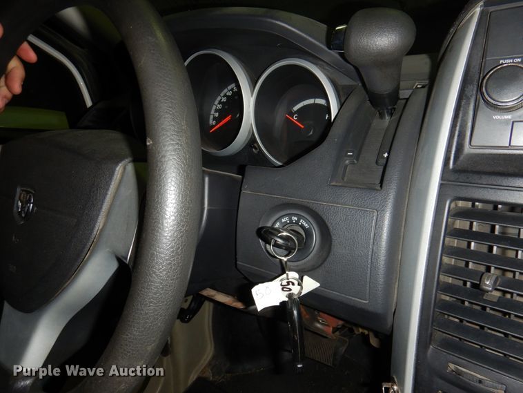 image for item HW9868 2010 Dodge Grand Caravan  van