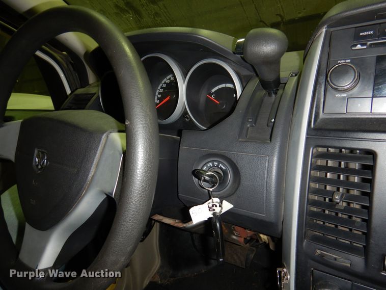 image for item HW9868 2010 Dodge Grand Caravan  van