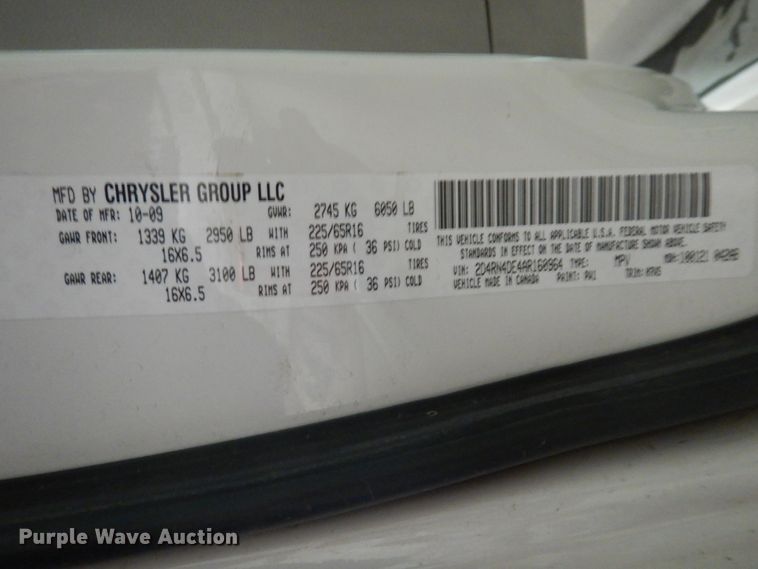 image for item HW9868 2010 Dodge Grand Caravan  van