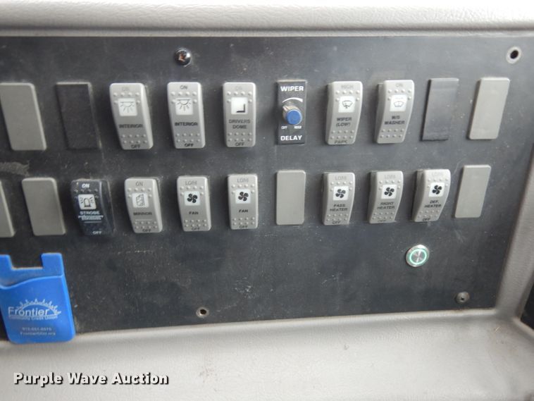 image for item IG9204 2005 Thomas  school bus