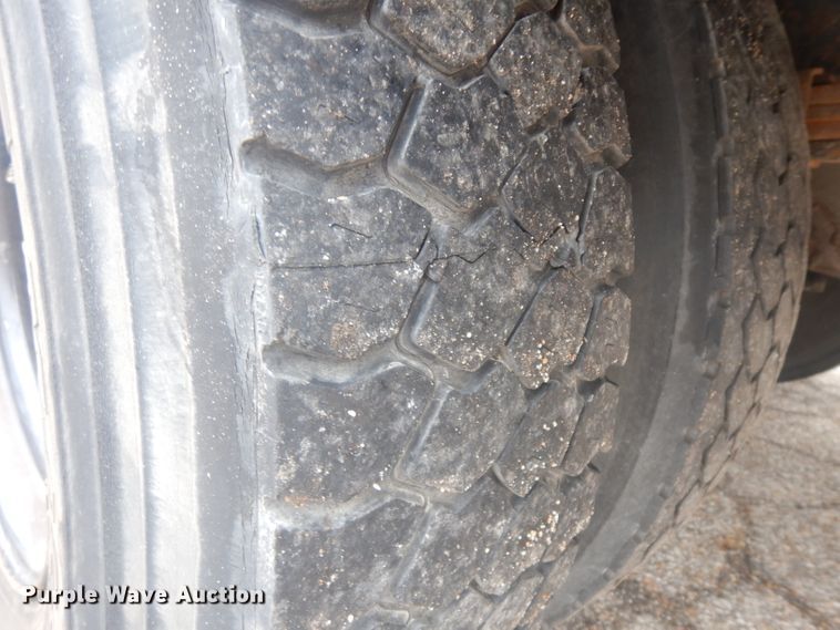 image for item IG9204 2005 Thomas  school bus