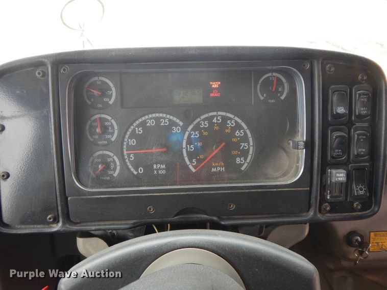 image for item IG9205 2005 Thomas  school bus