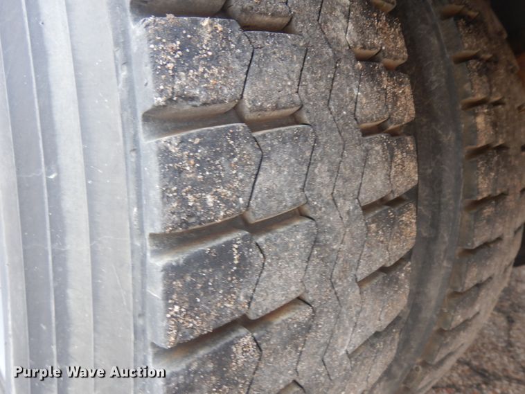 image for item IG9205 2005 Thomas  school bus