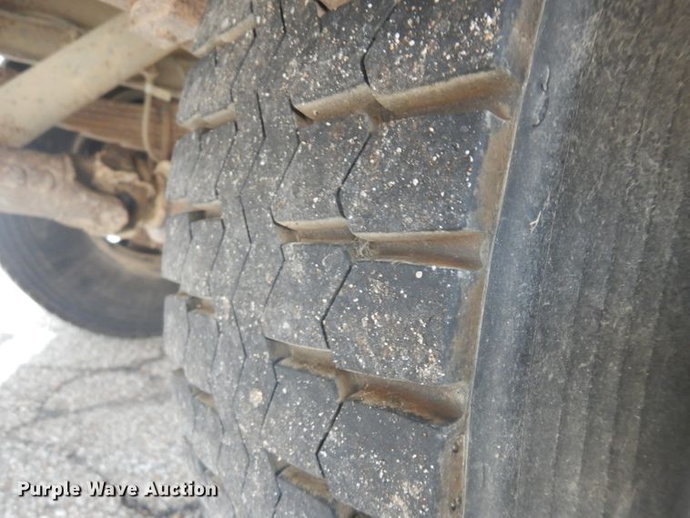 image for item IG9205 2005 Thomas  school bus