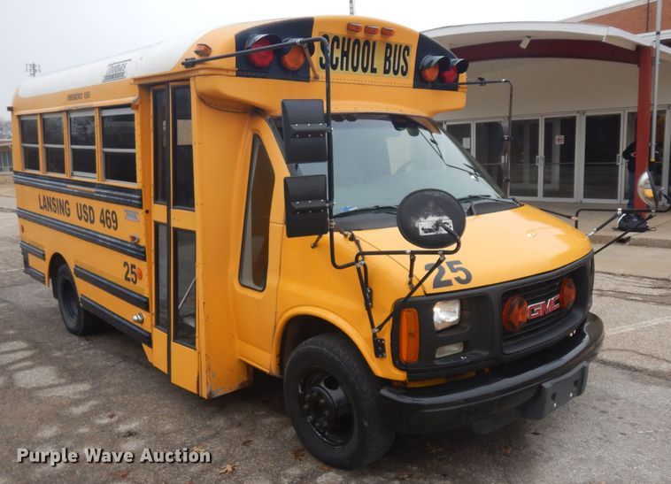 image for item IG9206 2002 Thomas  school bus