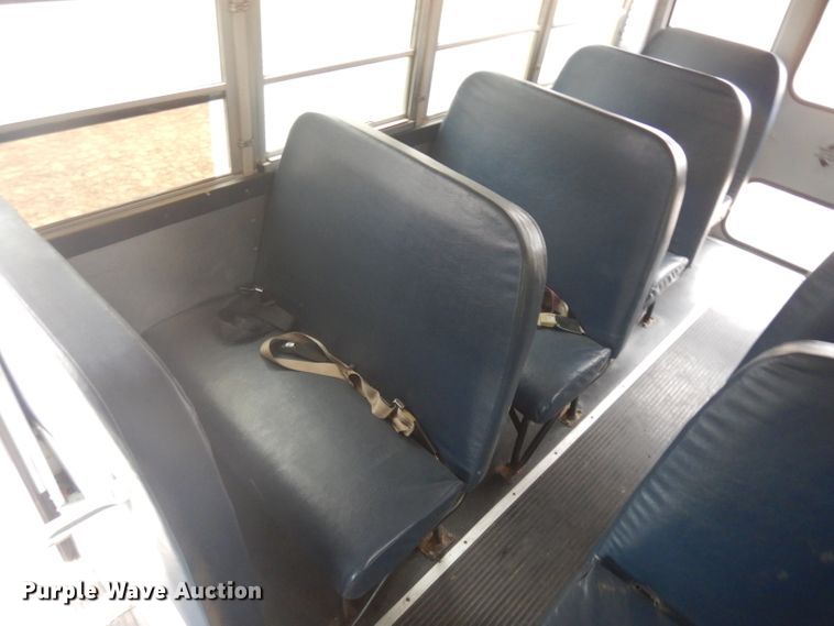 image for item IG9206 2002 Thomas  school bus
