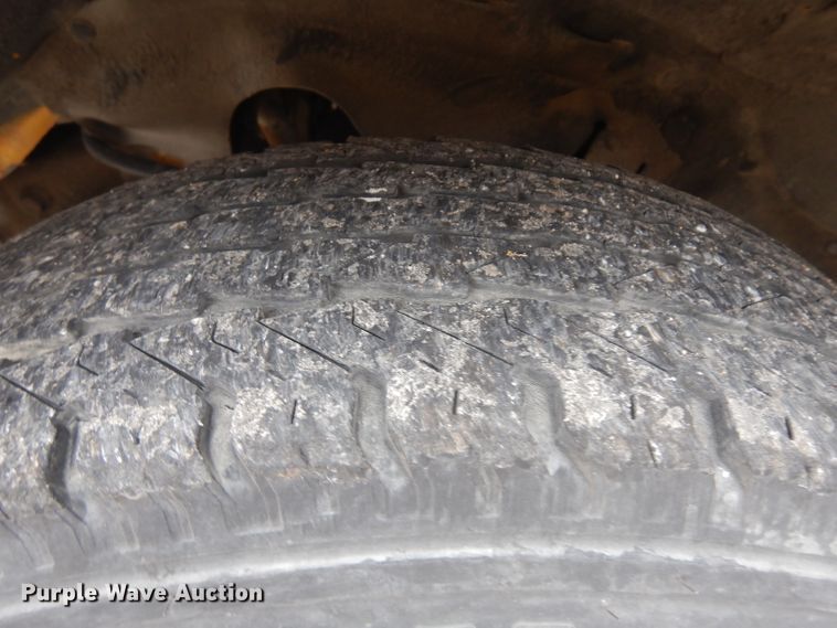 image for item IG9206 2002 Thomas  school bus