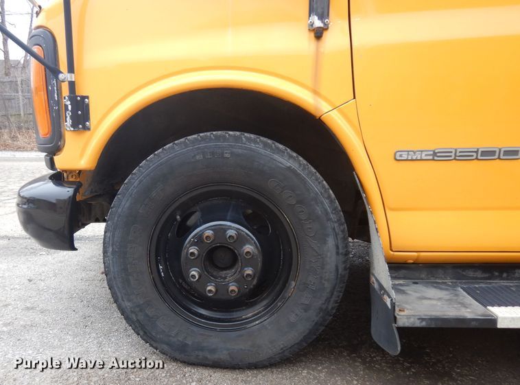 image for item IG9206 2002 Thomas  school bus