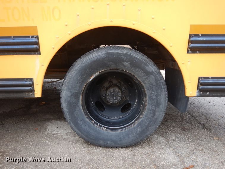 image for item IG9206 2002 Thomas  school bus