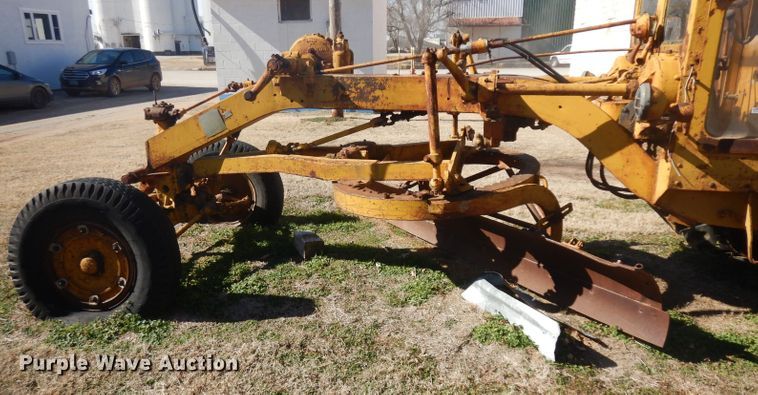 image for item IG9225 Caterpillar 212  rigid frame motor grader