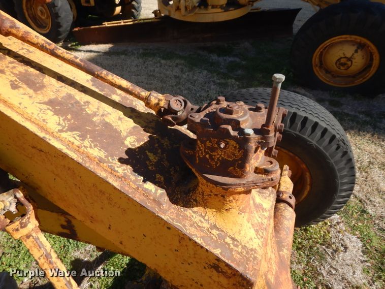 image for item IG9225 Caterpillar 212  rigid frame motor grader