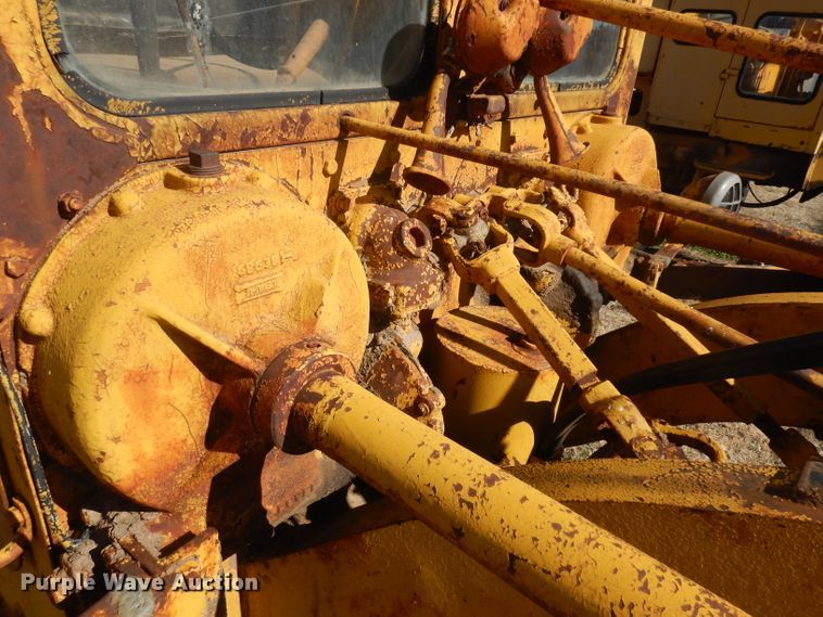 image for item IG9225 Caterpillar 212  rigid frame motor grader