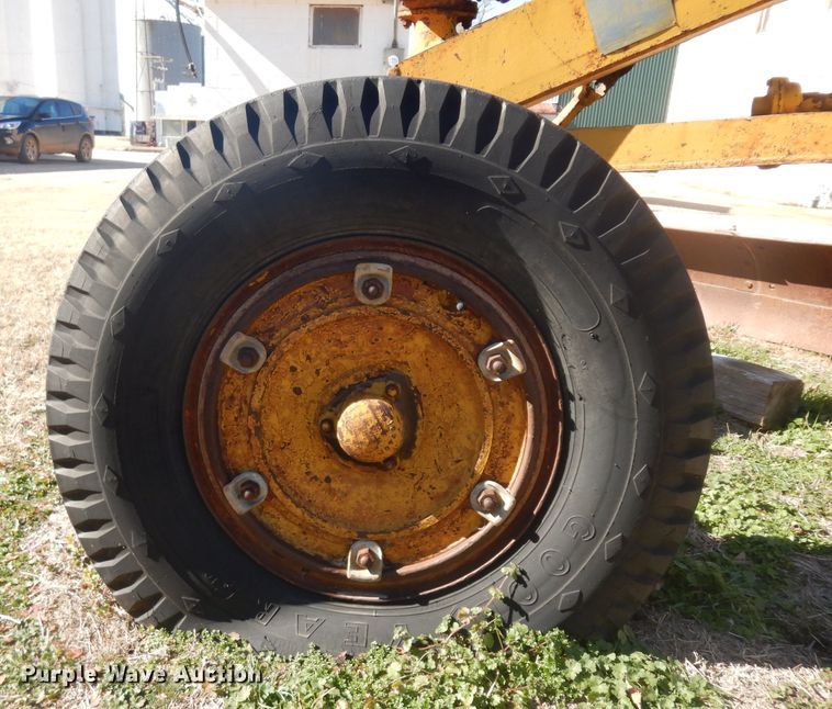 image for item IG9225 Caterpillar 212  rigid frame motor grader