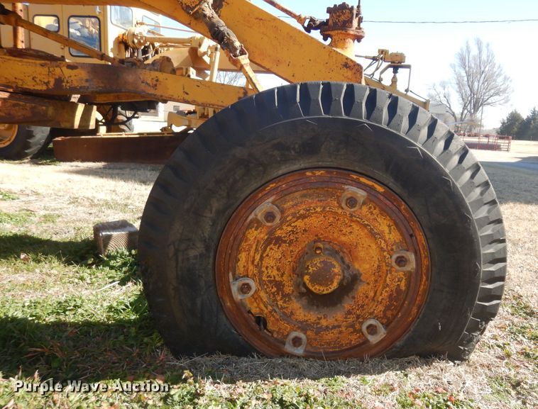 image for item IG9225 Caterpillar 212  rigid frame motor grader