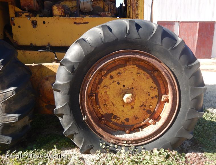 image for item IG9225 Caterpillar 212  rigid frame motor grader