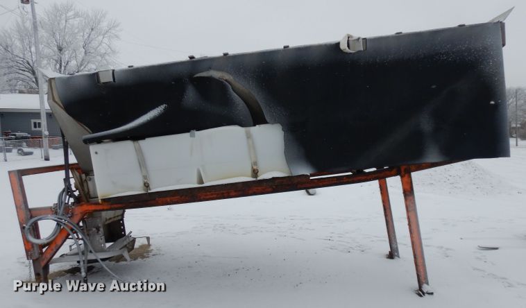 image for item IP9001 2010 Warren AC2400-14 spreader