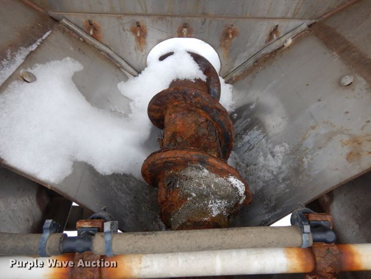 image for item IP9001 2010 Warren AC2400-14 spreader