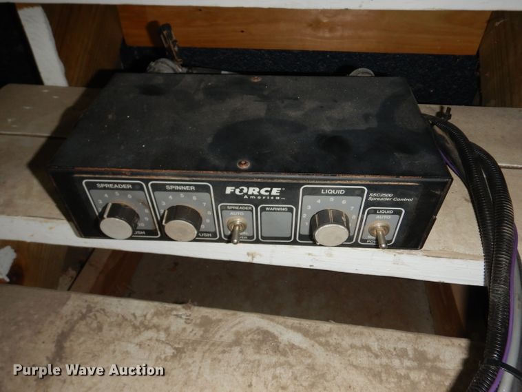 image for item IP9001 2010 Warren AC2400-14 spreader