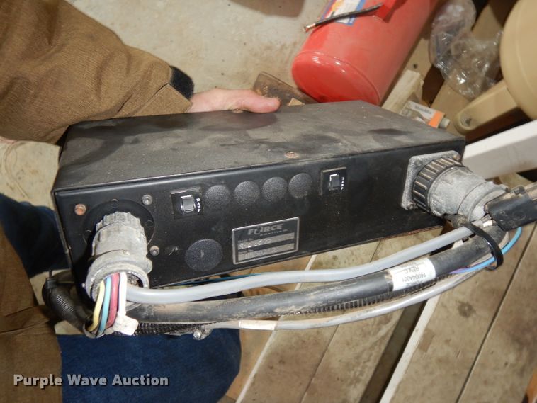 image for item IP9001 2010 Warren AC2400-14 spreader