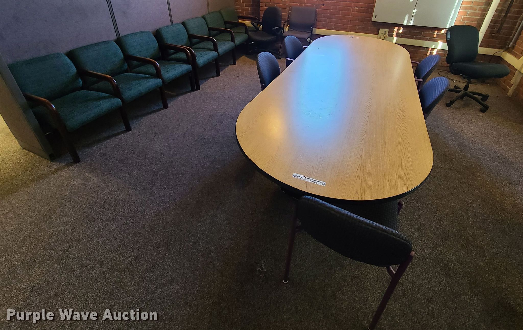 Office furniture in Kansas City, MO Item FW9631 sold Purple Wave