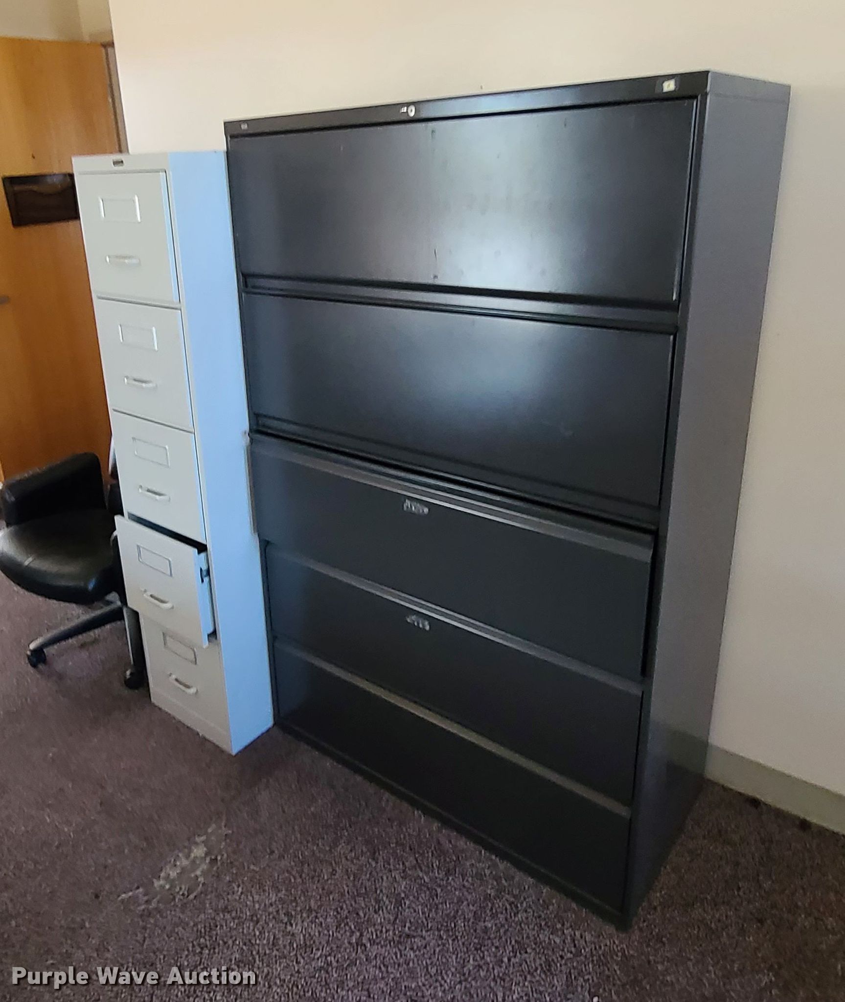 Office furniture in Kansas City, MO Item FW9633 sold Purple Wave