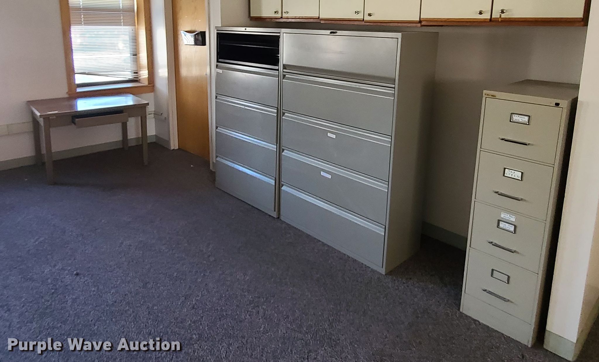 Office furniture in Kansas City, MO Item FW9634 sold Purple Wave