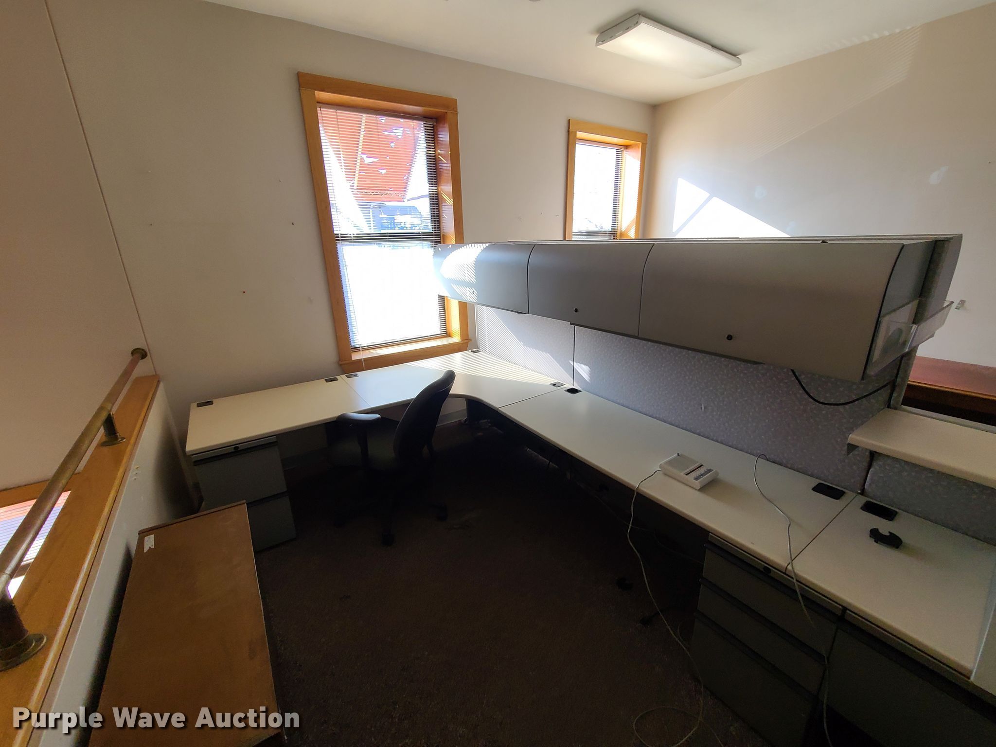 Office furniture in Kansas City, MO Item FW9634 sold Purple Wave