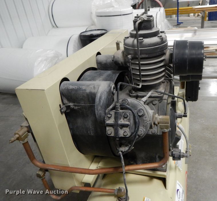image for item DF6417 Ingersoll Rand 15TE15  air compressor