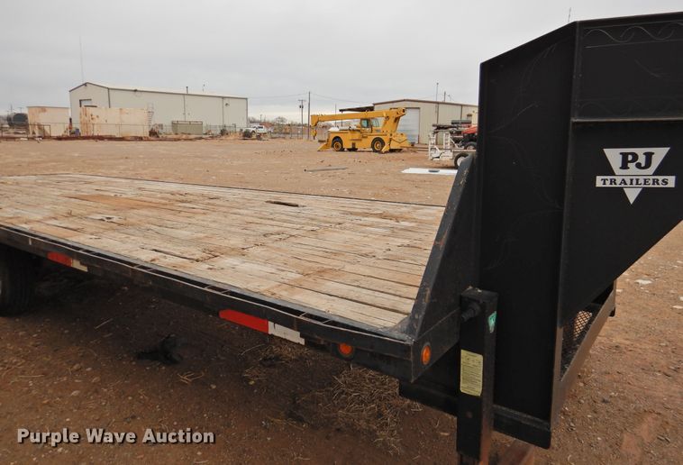 image for item DG1646 1998 PJ Trailers 24GN  equipment trailer