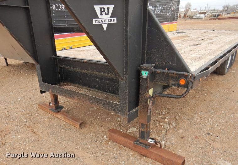 image for item DG1646 1998 PJ Trailers 24GN  equipment trailer