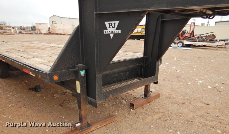 image for item DG1646 1998 PJ Trailers 24GN  equipment trailer