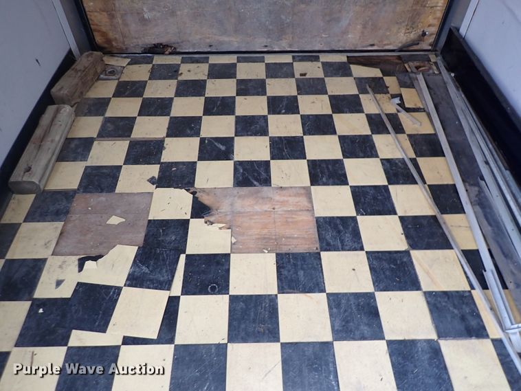 image for item DJ0010 2005 Haulmark FNV7X16WT2 enclosed cargo trailer