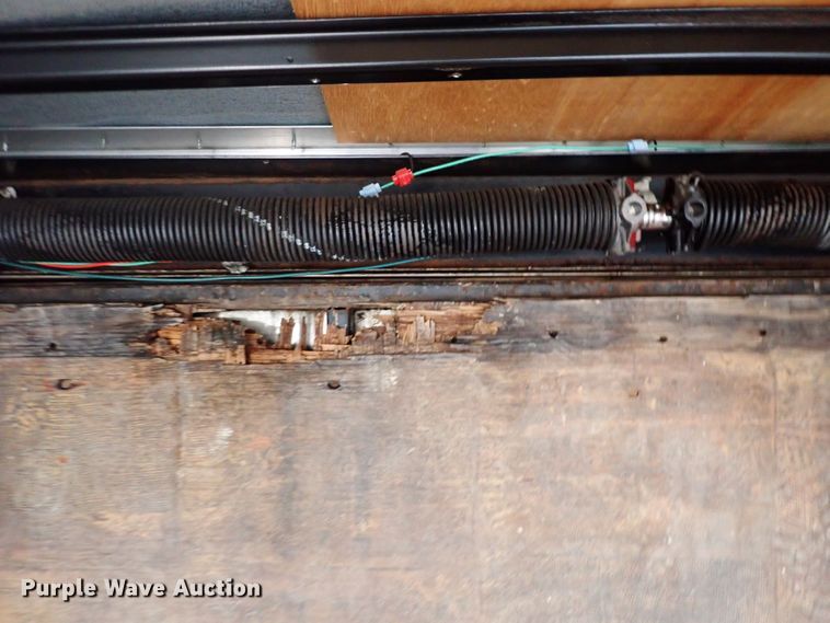 image for item DJ0010 2005 Haulmark FNV7X16WT2 enclosed cargo trailer