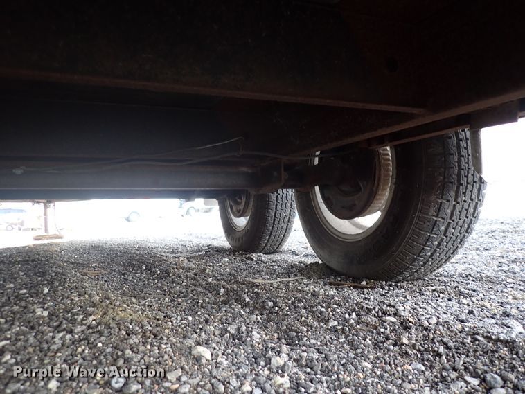 image for item DJ0010 2005 Haulmark FNV7X16WT2 enclosed cargo trailer