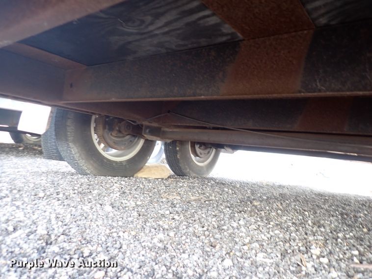 image for item DJ0010 2005 Haulmark FNV7X16WT2 enclosed cargo trailer