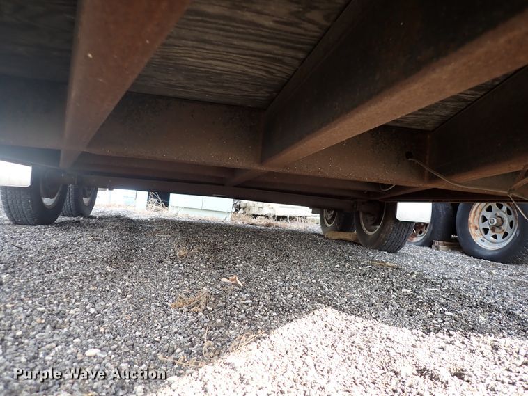 image for item DJ0010 2005 Haulmark FNV7X16WT2 enclosed cargo trailer