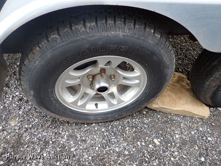 image for item DJ0010 2005 Haulmark FNV7X16WT2 enclosed cargo trailer