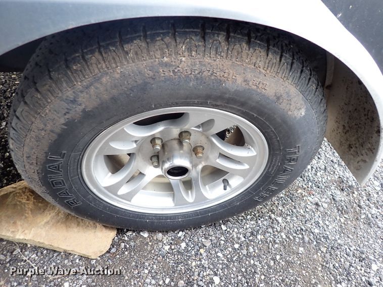 image for item DJ0010 2005 Haulmark FNV7X16WT2 enclosed cargo trailer