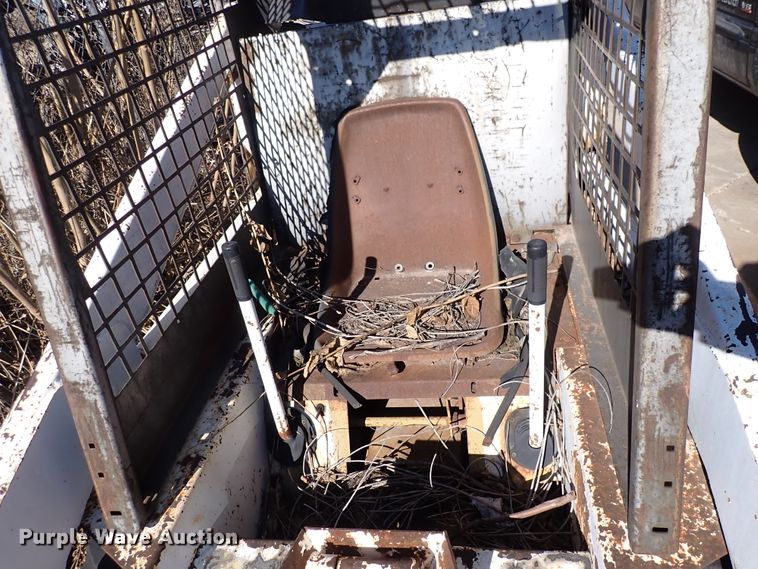 image for item DJ0036 1976 Bobcat 520  skid steer loader