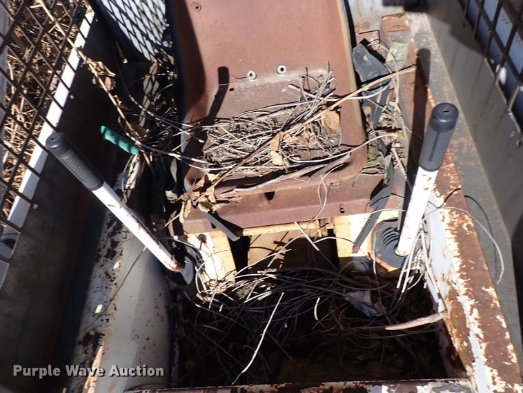 image for item DJ0036 1976 Bobcat 520  skid steer loader