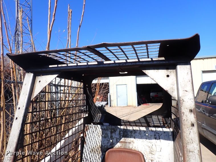 image for item DJ0036 1976 Bobcat 520  skid steer loader