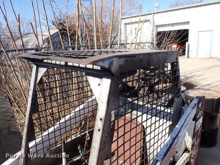 image for item DJ0036 1976 Bobcat 520  skid steer loader