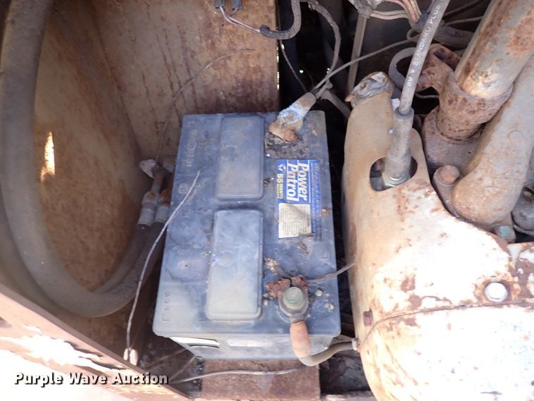 image for item DJ0036 1976 Bobcat 520  skid steer loader