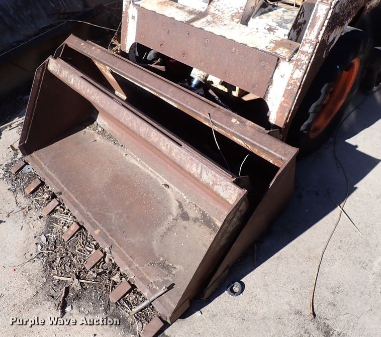 image for item DJ0036 1976 Bobcat 520  skid steer loader