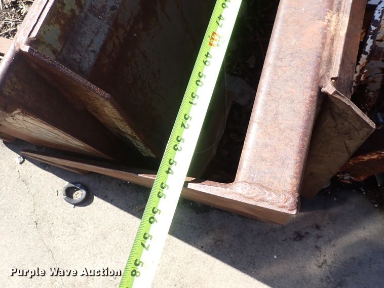 image for item DJ0036 1976 Bobcat 520  skid steer loader