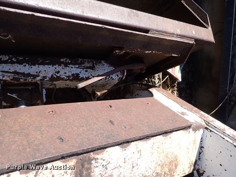 image for item DJ0036 1976 Bobcat 520  skid steer loader