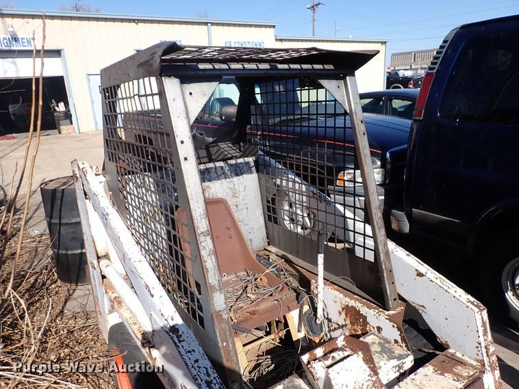 image for item DJ0036 1976 Bobcat 520  skid steer loader