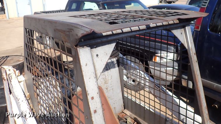 image for item DJ0036 1976 Bobcat 520  skid steer loader